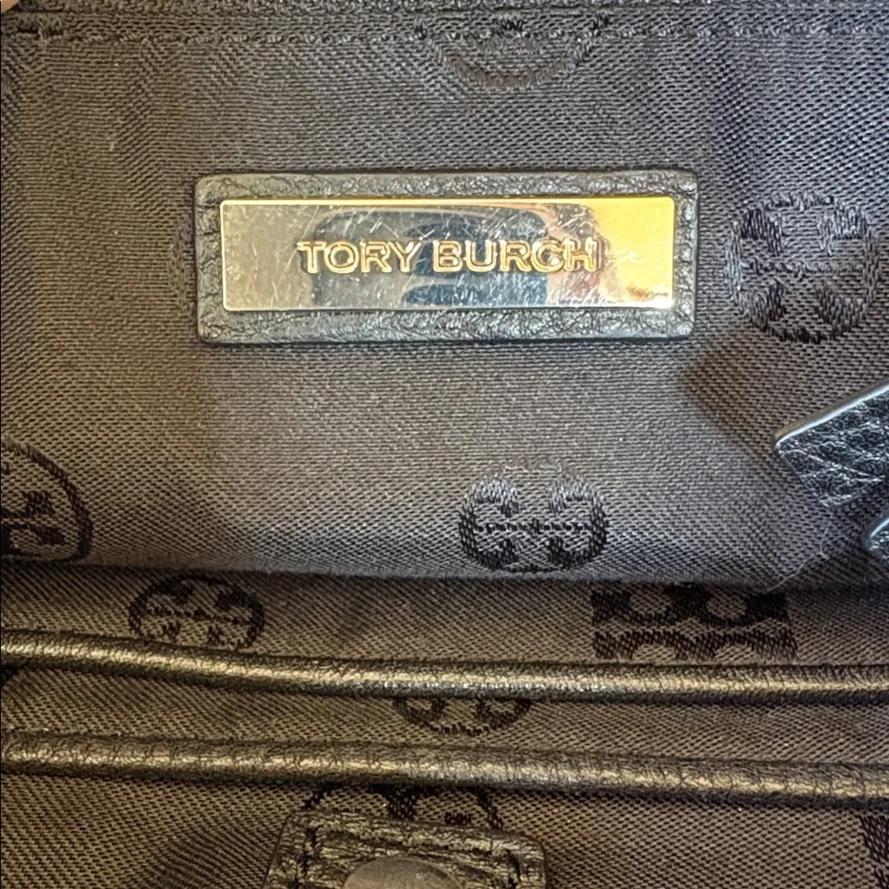 Tory Burch Bombe T Satchel handbag in black leather